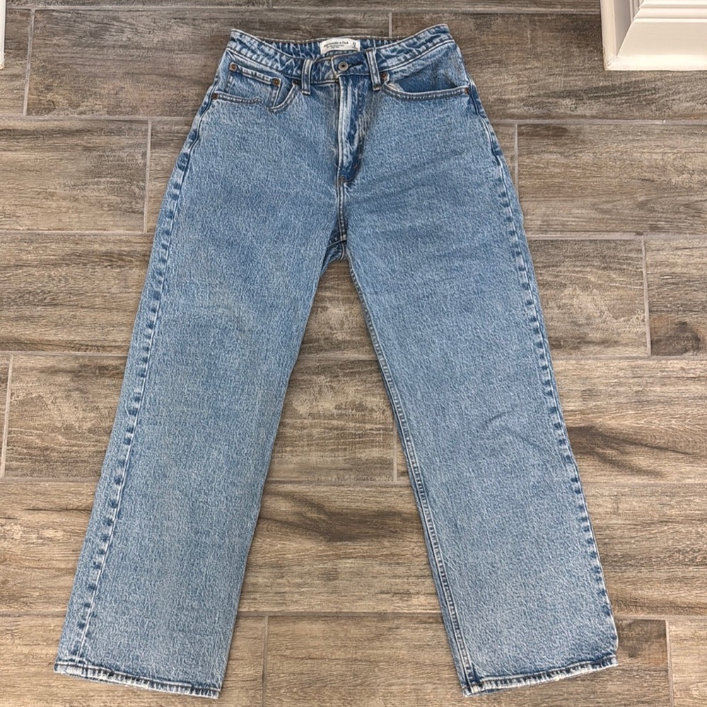 Abercrombie & Fitch Curve Love High Rise 90s Relaxed Jean